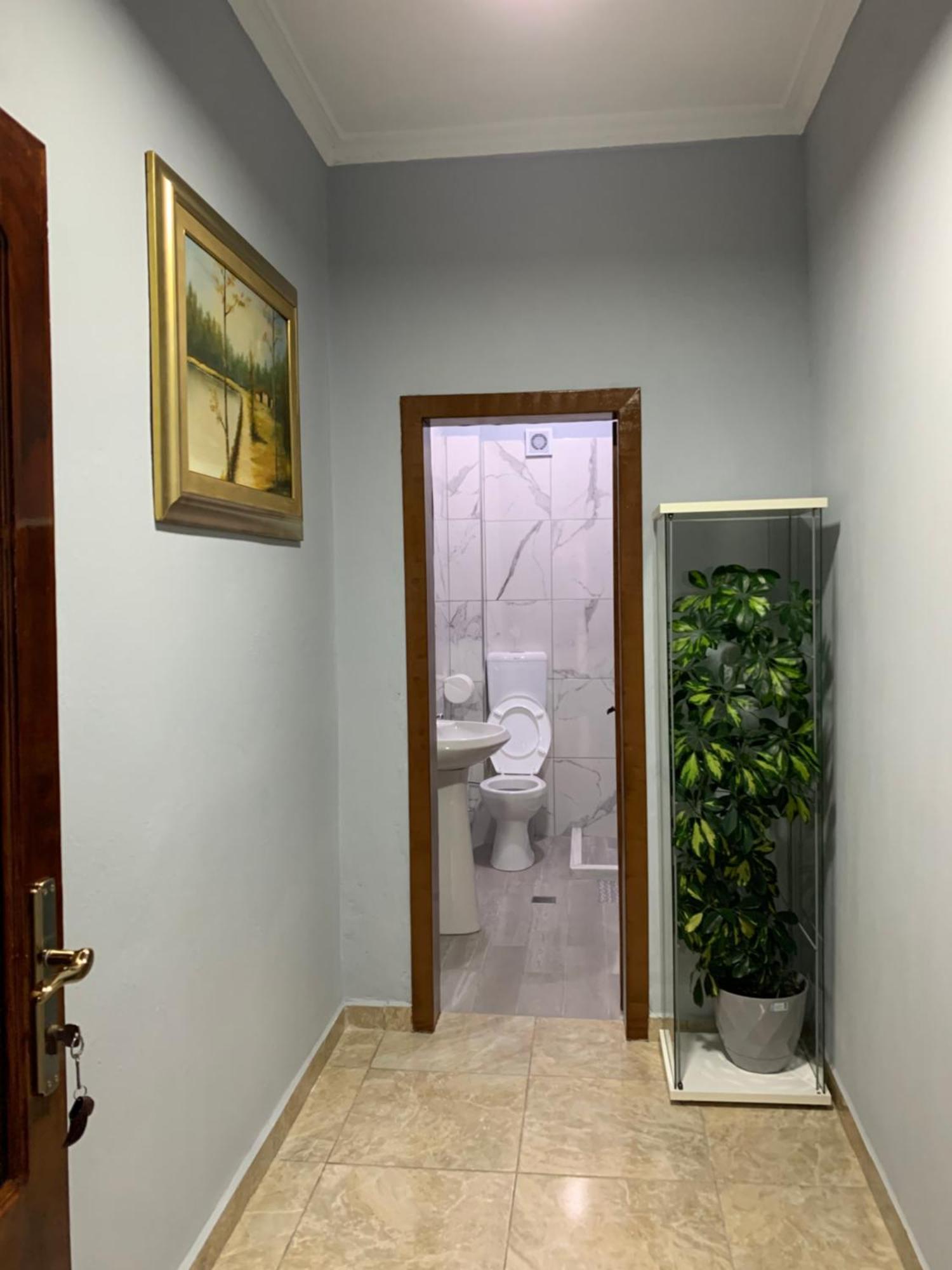 Vila Spaho Korce Buitenkant foto